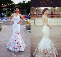 Gestickte Abendkleider Weiß Satin Halfter Top Meerjungfrau Stil Open Back Mexican Women Prom Kleid Kundenspezifische Formale Tragekräfte