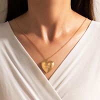 Correntes simples coração pingente colar para mulheres clássico geometria letra ouro liga coleira senhora jóias de casamento atacado 19691