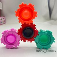 Amerikaanse voorraad bouwsteen fidget spinner speelgoed duw bubble sensorische stress verlichten autisme spinner kerst speelgoed afneembare multifunctionele creatieve geschenken