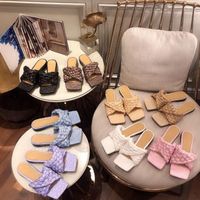 2021 Designer de luxe Santon Woviger Femmes Sandales Sandales en cuir Sandal Sandal Été Dames Chaussures à plat avec boîte taille 35-41