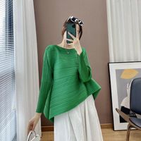 Kadın T-shirt Changpleat 2022 Bahar Ürün Katı Düzensiz Miyake Pileli Moda Artı Boyutu Gevşek Rahat Yuvarlak Boyun Üst
