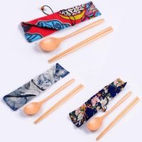 3 unids / set Chinese Chopsticks Cuchara de la cuchara Bolsa de tela de madera Conjunto de vajillas portátiles con bolsa de tela floral para viajes al aire libre l