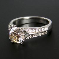 حلقات العنقودية حقيقية 14 كيلو الذهب الأبيض رائع 1.5ct فريدة من نوعها موثوقة الماس الدائري للنساء الاشتباك المجوهرات الأنيقة
