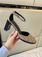 Designer frauen ferse sandal doppelt echte seide tuch slipper sandalen sommer klassische mode luxus metall gürtelschnalle dicke ferse 5 cm sexy slip