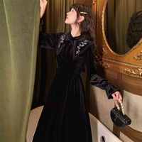 Fransız Kadife Siyah Uzun Kollu Elbise Vintage Nakış Kadın MIDI Sıcak Elbise Güz Kore Tek Parça Kadın Düğün Parti Elbise 210329