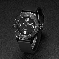 Montre-bracelets v6 sport watch noir de haute qualité pU band quartz mecs mascules mode cadeau décontracté homme horloge montre zegarek damski