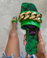Sandals Leopard Shoes 2021 Summer كبير الحجم المفتوح إصبع القدم الإناث المربع سلسلة مشبك طباعة النعال المسطحة