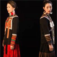 Sichuan Etnik Giyim Liangshan Yi Özerk Prefecture Üst + Etek Kadın Takım Elbise Retro Kahverengi Güzellik Geleneksel Etnik Kostüm Pileli Elbise
