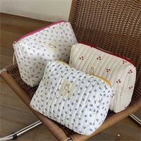 Korean Quilted Cosmetic Bag For Women Make Up Storage Pouch Cotton Floral Makeup Organizer Portable Toiletry Bag Beauty Case 220119