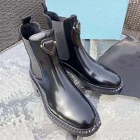 Botas de Womens de alta qualidade marca de couro genuíno grosso fundo redondo logo locomotiva sapatos plataforma de salto liso botão 35-41 com caixa