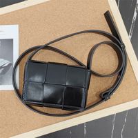 Дизайнерская кассета вязаные мини-наплечные сумки женщин бренда квадратные сумки плетение через кошелек с OPP сумка 061710