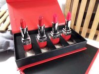 Maquiagem Hot 4pcs / Conjunto Lip Maquiagem Matte Batom 4Color Lip Sticks Compõem Kit de Lábios Cosméticos
