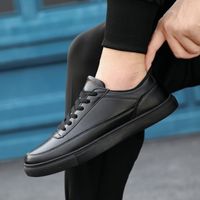 2021 الكلاسيكية مريحة الاحذية للرجال تنفس الرجال أحذية رياضية ذبابة نسج الركض الأحذية عالية الجودة موضة خفيفة الوزن أسود أبيض FD225