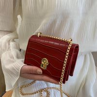 Маленькая сумка женщин 2021 Корейская универсальная цепочка моды для модных цепочек