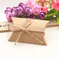 Envoltura de regalo 12pcs / lot marrón kraft papel almohada cajas de almohadillas contenedor regalos de almacenamiento vintage estilo simple caramelo con cuerdas cuerdas