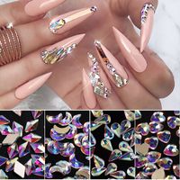20 sztuk Nail Art Dhinestones Strass Diament Nails Biżuteria Łza Drop Szkło Kryształ 3d Rainbow Glitter Charms Shaped Stone