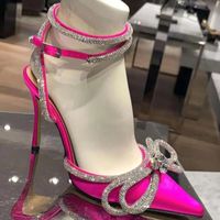 Mach Elbise Ayakkabıları Kadın Tasarımcıları Saten Bow Pompaları Kristal Eşyalı Rhinestone Akşam Kadın Ayakkabı Stiletto Topuk Sandalet En Kalite Yüksek Topuklu Sandal