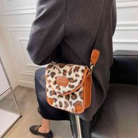 High sense women's 2021 new fashion autumn and winter Plush broadband msenger leopard small square bag