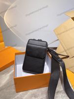 Męska luksusowa woreczka telefoniczna czarna szarpnięcie skóry cielęta mała klapka kieszonkowa torba kamery crossbody mini designerskie torby M57089