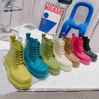Klasik Kadın Ayak Bileği Botları Platform Klasik Deri Meyve Renk Platformu Martin Boots En İyi Tasarımcı Kadın Botları 35-44