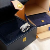 Kadın tasarımcı yüzük elmas yüzük moissanite aşk halkaları lüks mücevher 925 gümüş nişan düğün çapraz yüzük sevenler için hediye güzel kutu