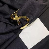 Luxus-Armreif-Armbänder für Frauen Modedesigner Gold Armband Brief Armreifen Titanium Stahl 18K Gold-plattiert Charm Schmuckzubehör Damen Hochzeitsgeschenke
