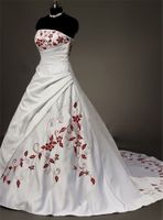 Burgundowe i białe gotyckie suknie ślubne 2022 Kaliwowe haft koronkowy koronkowy gorset wiejska plama na zewnątrz sukienka ślubna na zewnątrz rozmiar