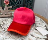 2022 Nuevas gorras de pelota diseñador color de color rojo juego rojo mujer de ocio para el sol para hombres deportivos al aire libre sombrero de béisbol famosa gorra de béisbol