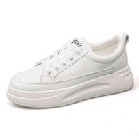 Zapatos de carrera Little White Shoes Summer de mujeres 2022 Nuevos alumnos de los amantes de los amantes de la planta alta Tablero de estudiantes deportivos casuales