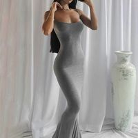 HUGCITAR SATIN SLIP без рукавов без рукавов Slim Sexy Maxi платье весенние женщины вечеринка Y2K лаконичный корпус элегантная одежда 220209