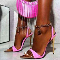 패션 - 여름 새로운 대형 로마 스타일 체인 뾰족한 울트라 하이 얇은 발 뒤꿈치 샌들 여성 신발
