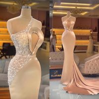 Wspaniała bez rękawów długa syrenka Sukienki na bal maturalny 2022 Seksowna Holllow Out Evening Suknie