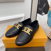 2022SS أحذية المرأة المتوسطة الكعب أعلى جودة مصممة فاخرة العلامة التجارية في وقت مبكر الربيع تصميم ألوان بريطانية جديدة مع Box Dust Bag Size35-40