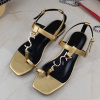 2022 Summer designer Flat sandals women metal buckle thong s...