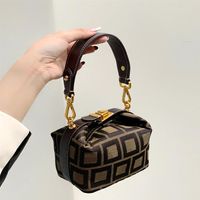 Новая модная косметическая сумка Женская сумочка старая цветочная макияж дизайнерские дизайнеры модельеры косметические сумки213M