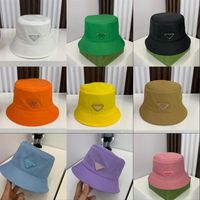 En yeni varış m boyutlu tasarımcı naylon kova şapkaları kadınlar ve erkekler için kapaklar 9 renk kaliteli lüks bayanlar erkek unisex metal tria228f