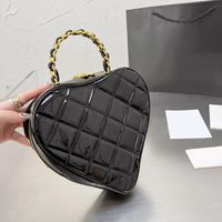 1A6K9SD Spring Heart Style Valentine Day Bags Classic Handle Totes Quilted Patent Leather Famous Luxury Designer Clutch Mini Cosmetic Vanity LuggageM094866