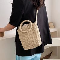 Вечерние сумки круглые рукоятки дизайн соломенная сумка для женщин 2022 простые модные роскоши летние сплошные цветные сумки женские путешествия