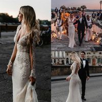 2021 Mermaid Wedding Dresses V Neck Long Sleeves Lace Appliques Bridal Gowns Custom Made Backless Sweep Train Beach Robe De Soiree277n