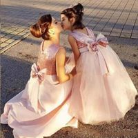 Atuendos familiares a juego vestidos de niña de pelota personalizados vestidos para bebés para bodas champán tul lentejuelas de la hija del vestido de la madre.