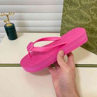 2022 Spring New Dise￱ador Flip-Flops Beach Casual Slippers Fashion G 6 colores de 3 cm de espesor