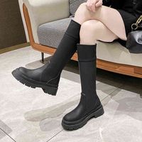 Осенняя и зимняя женская женщина 2022 Новый дождь высокий длинный, но коленные ботинки черные толстые рыцарские ботинки