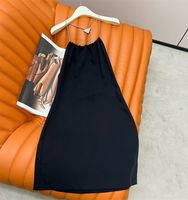 Backless Slip Kleider Dreieck Label Perlen Kette Sling Black Sexy Kleid Abnimmt Off-the-Schulter Kleid Rock