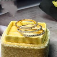 Clusterringe echte 18k Weißgold Pave Simulierte Diamantring Feiner Schmuck Einfach rund dünn für Frauen Geschenk