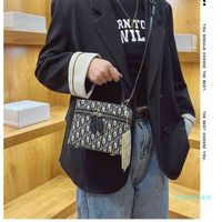 Klassiker Designer Dios Taschen und Handtaschen 68% Rabatt auf hochwertige neue Box Stickbuchstaben Mode Single Schulter