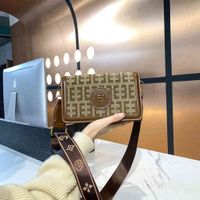 60% скидка новых дизайнеров Top Luxury Bags Guangzhou Hongding Square Single Маленький универсальный широкополосный посланник