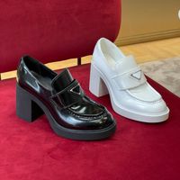 Yüksek Topuklu Elbise Ayakkabı Tasarımcısı Klasik Üçgen Düğmesi Dekorasyon Tutkun Topuk Dantel Yukarı Pompalar Patent Deri Yuvarlak Ayak parmakları Kadın Lofook Ayakkabı Kutusu