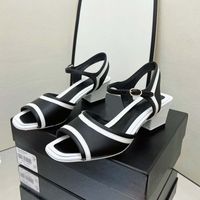 Color Blanco y negro Colorblock Chunky Heel Pescado Sandalias de boca para mujer Diseñador famoso Plataforma de zapatillas para mujer Slingbacks Retro Zapatos Diapositivas Mules