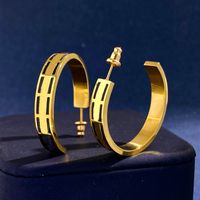 Bracelet de créateur pour femmes cerceaux boucles d'oreille pour hommes Gold Bangle Fashion Love F Bracelets Studs Luxury Wedding Jewelry Hoops with Box New 22070602R