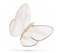 V broche de charme matériau en or avec des perles de coquille de nature et diamant scintillant pour le cadeau de bijoux de mariage avec un tampon PS4015a